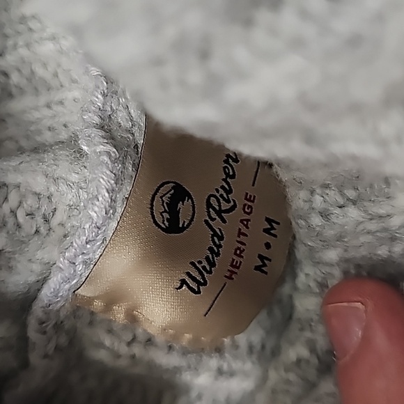 Wind River medium grey turtleneck sweater - Picture 5 of 7